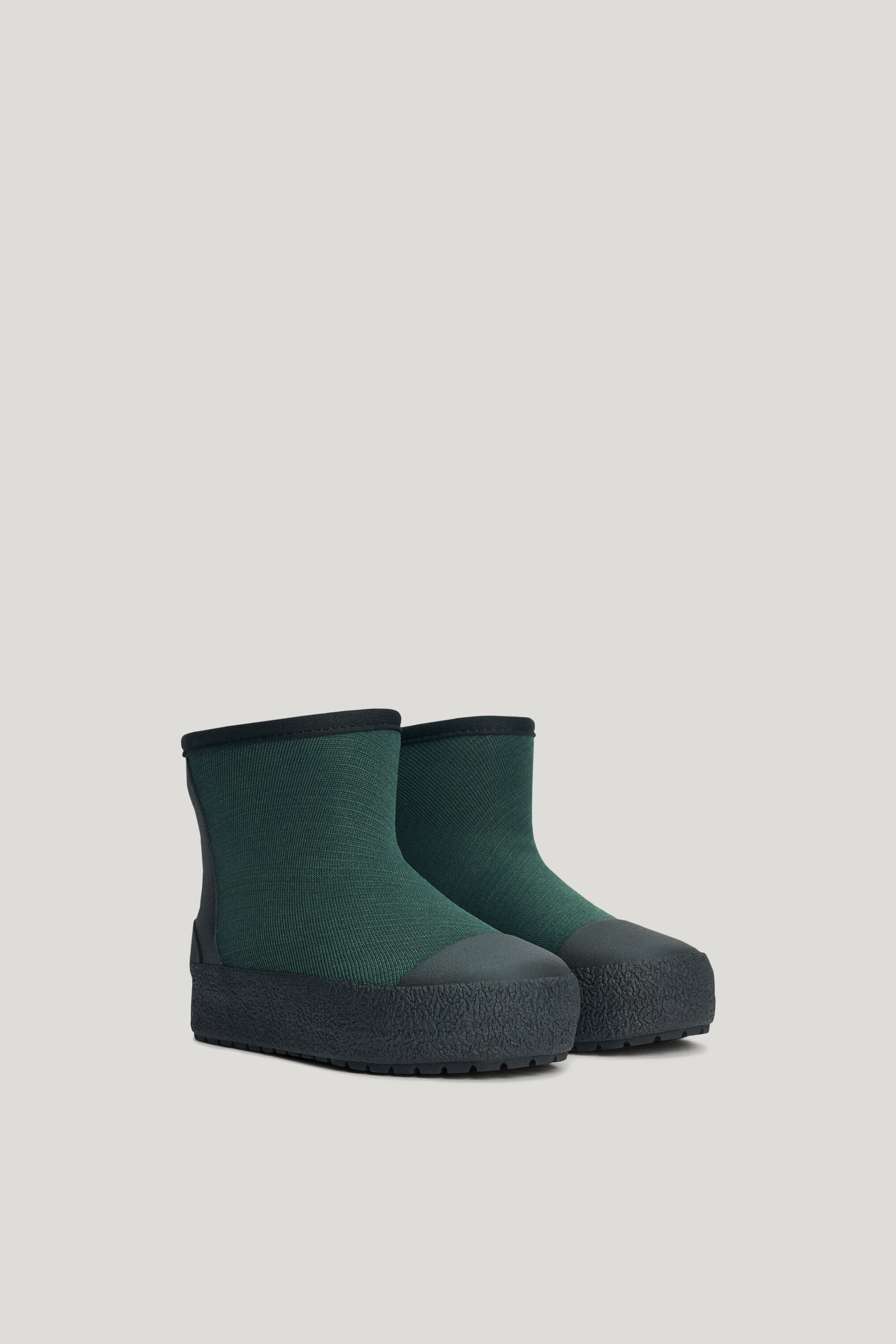 Arch Hybrid JR waterproof boot for juniors in the colour green